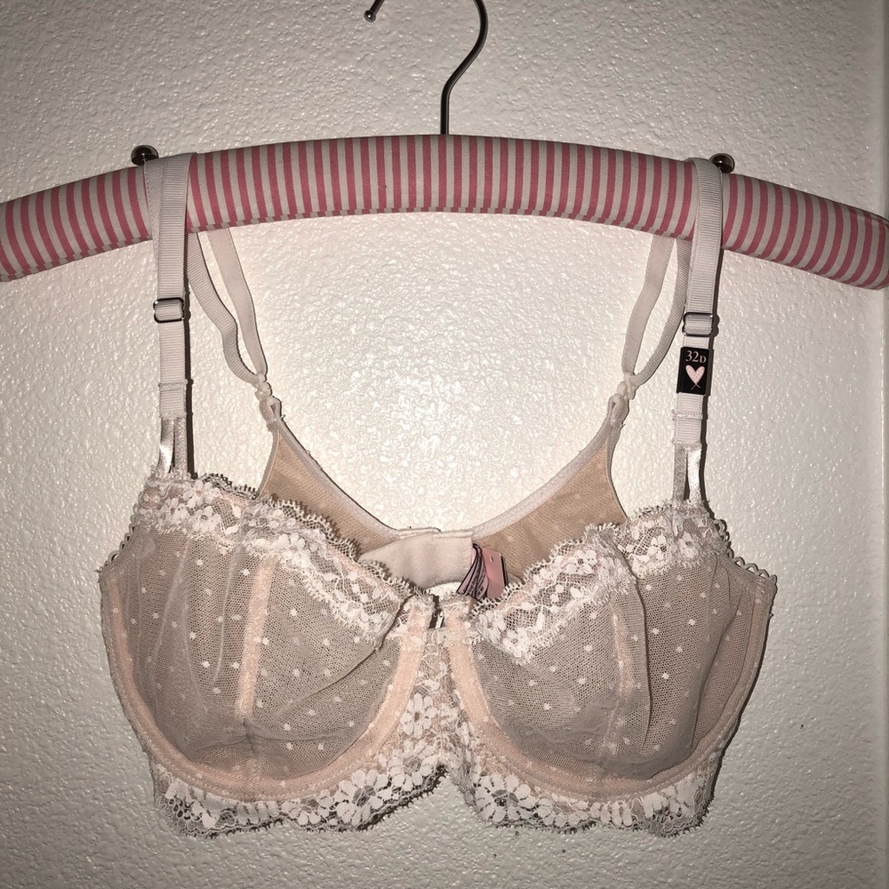 Victoria’s Secret Dream Angels Lace Bra